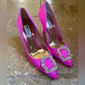Brand New Badgley Mischka Heels. Never worn. Size 6.5. dust bag included.